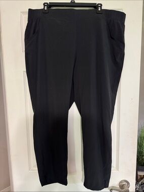 Eddie Bauer Black Elastic Tech Material Pull-On Capris